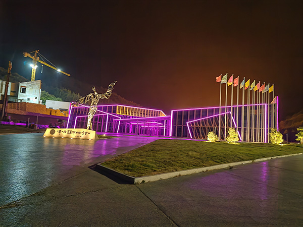 城市亮化是现代城市建设的重要组成部分，它不仅可以美化城市的夜景，还能提升城市的整体形象。随着科技的不断进步，城市亮化也得到了更多的关注和创新。本文将介绍一些关于城市亮化的创意和技术，帮助读者了解红山街道城市亮化的重要性以及如何进行红山街道城市亮化的规划和实施。