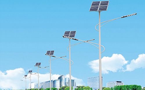 北方冬季红山街道太阳能路灯的保养要点