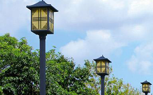 红山街道庭院灯安装间距与布灯设计全解析